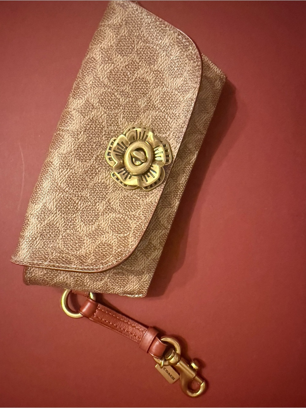 Coach Gold-Tone Flower-Accent Women's sunglasses case or wallet  - Tan Pattern